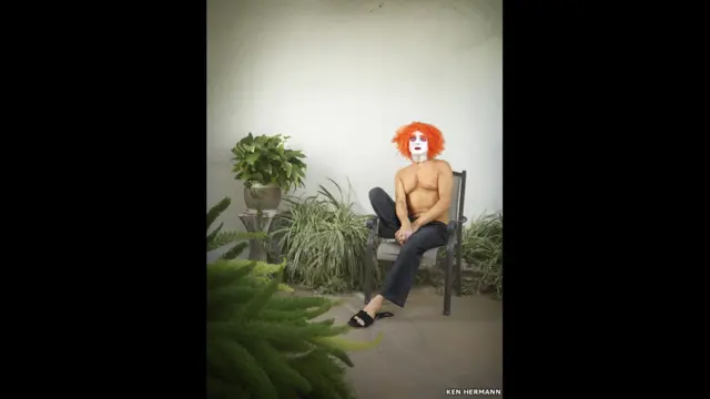 جب میرے میڈ ہیٹر سے ملاقات ہوئی جو جیسن کے نام سے بھی مشہور ہیں۔ انھوں نے میری اپنی ٹیم کے ساتھ ان فنکاروں سے ملاقات کرائی جن کو تصاویر لینے پر تیار تھے یا ان کو کوئی پریشانی نہیں تھی۔