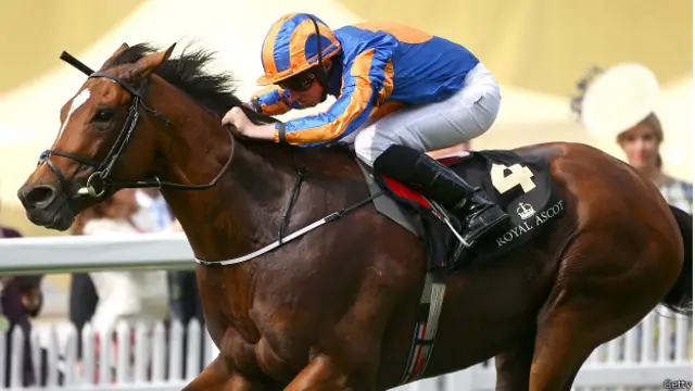 Жокей на скачках в Аскоте