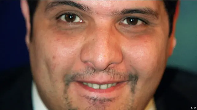 لقب الخليفة، البالغ من العمر 49 عاما، في أيام الثراء بالفتى الذهبي