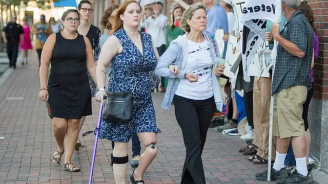 بعض الأشخاص الذين فقدوا أطرافهم في تفجير بوسطن حضر جلسة المحكمة.