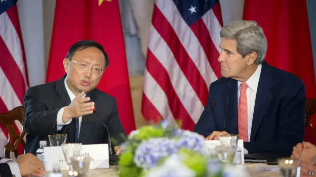 المستشار الصيني ووزير الخارجية الأمريكي