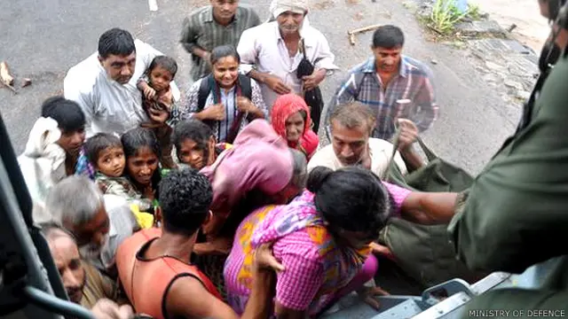 چار ہزار لوگوں کو فوج کی مدد سے محفوظ مقامات پر پہنچایا گیا ہے