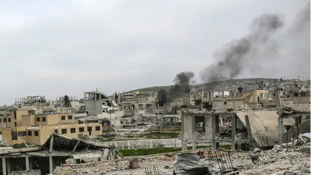 يحاول تنظيم "الدولة الإسلامية" استعادة مدينة عين العرب (كوباني) من القوات الكردية.