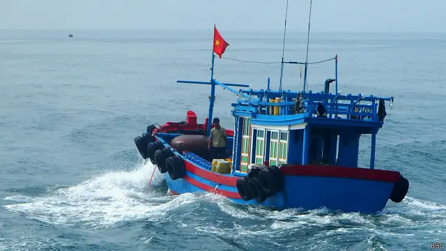 Ngư dân Việt Nam nhiều lần bị 'tàu lạ' quấy nhiễu, gây sự khi đánh bắt cá trên biển Đông