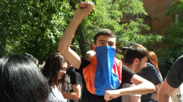 Протестующий