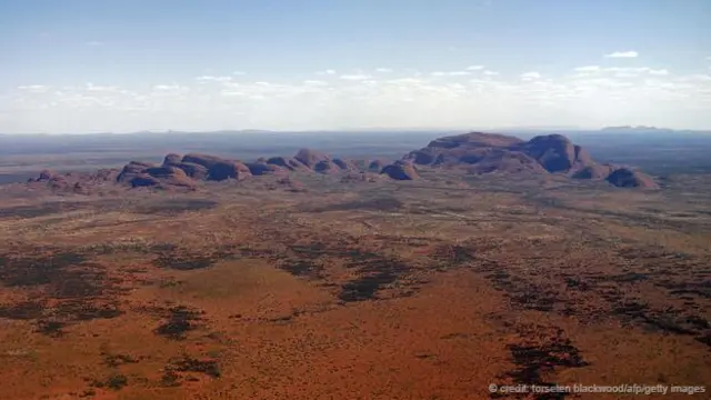 卡塔丘塔的36個礫岩圓頂(圖片來源：Torseten Blackwood/AFP/Getty Images)