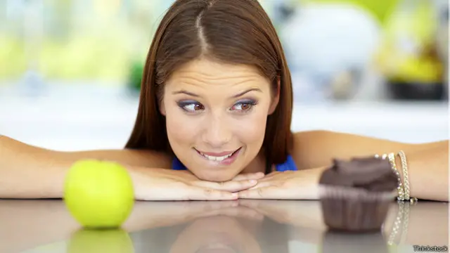 Девушка перед выбором