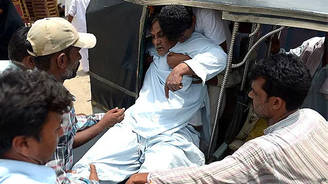 ہلاک ہونے والے افراد میں عمر رسیدہ افراد کی تعداد زیادہ بتائی جا رہی ہے