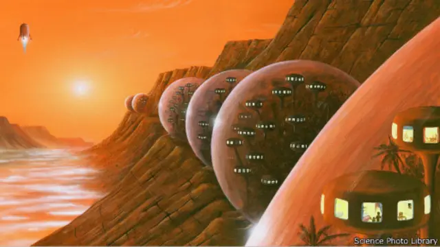 يجب على مستعمرات الفضاء أن تحافظ على نوع من التوازن بين الحرية الكاملة، وبين مصلحة المجتمع البشري هناك. 