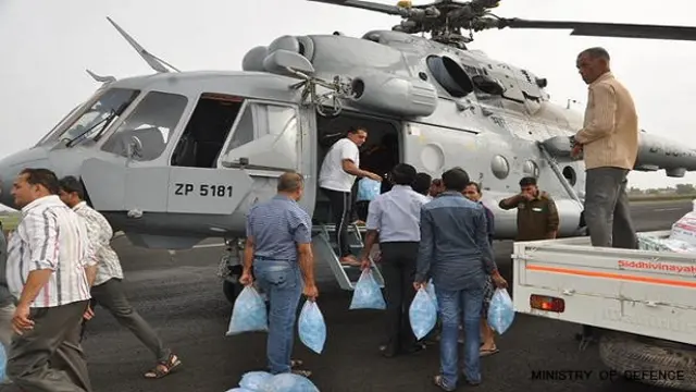 गुजरात में बड़े पैमान पर राहत व बचाव कार्य