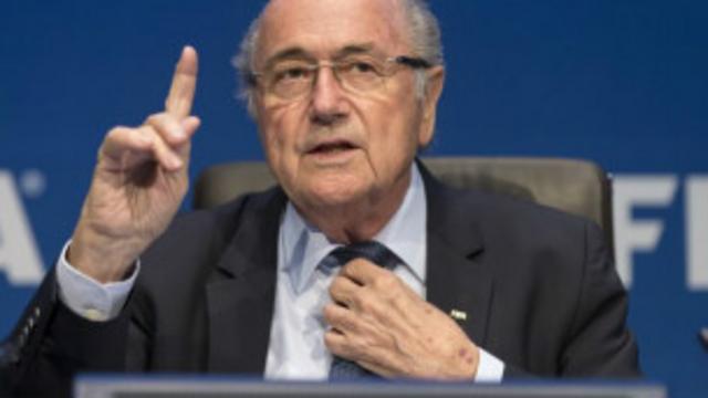 Sepp Blatter na fama da matsi kan zargin cin hanci da rashawa da ya mamaye Fifa