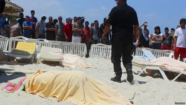 Korban tewas peristiwa tersebut ialah turis dari Jerman, Belgia, Irlandia, Inggris, dan Tunisia sendiri. 