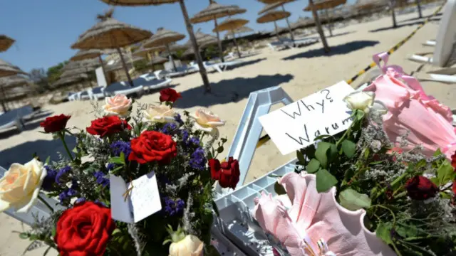 নিহতদের স্মৃতিতে হোটেলে পুষ্পস্তবক