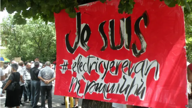 معترضان از طریق شبکه‌های اجتماعی فعالیت‌های خود را سازماندهی می‌کنند