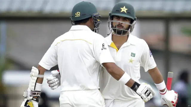 احمد شہزاد اور اظہرعلی کی سنچری شراکت نے مشکل صورت حال میں پاکستانی ٹیم کے حوصلے بلند کردیے۔