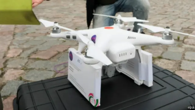 Sebelumnya, Women on Waves telah mengirimkan pil aborsi melalui kapal ke negara-negara yang melarang aborsi, termausk Portugis, Spanyol, Irlandia dan Polandia.