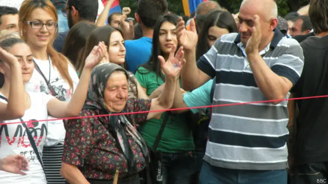 Поначалу заявление президента было встречено с воодушевлением