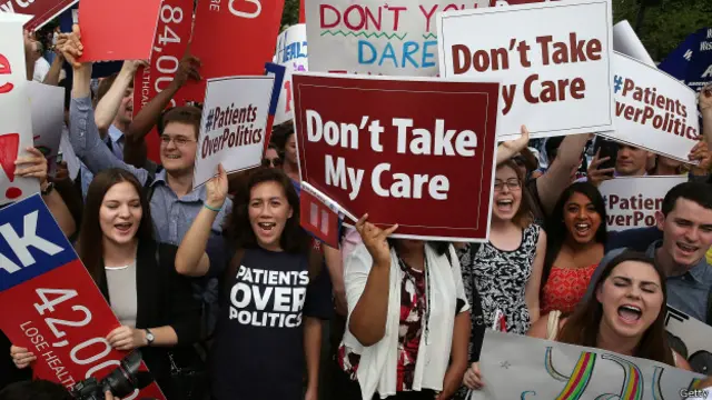 Thẩm phán Scalia từng gọi Obama Care là "một âm mưu đen tối"