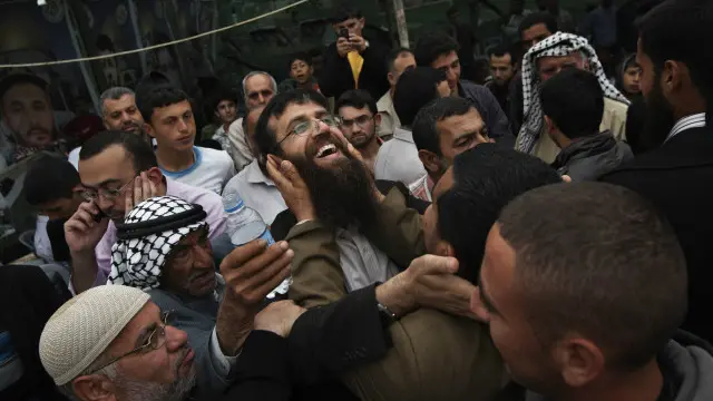 اس سے قبل قادر عدنان کو کئی بار اسرائیل نے قید کیا ہے اور رہائي ملی ہے