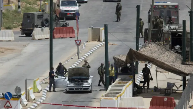 قالت هيئة الإسعاف إن الشرطية الإسرائيلية لم تصب إصابات تهدد حياتها