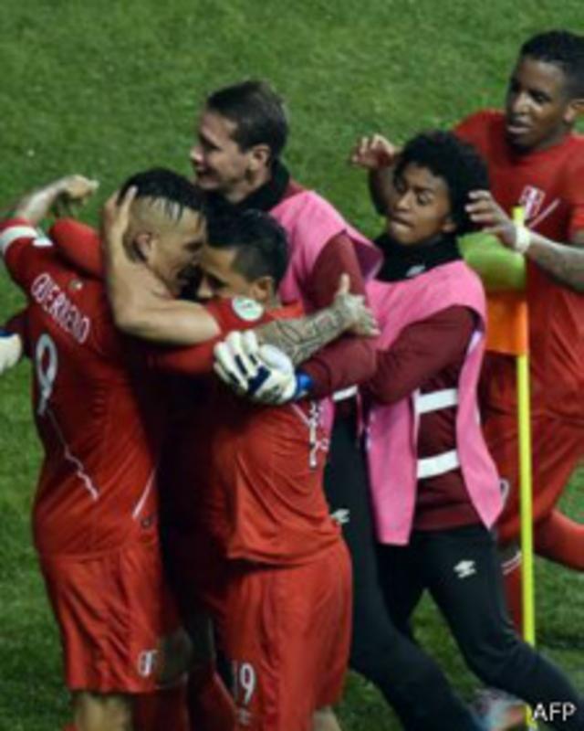 Perú se clasificó para la semifinal después de ganar a Bolivia 3 a 1.