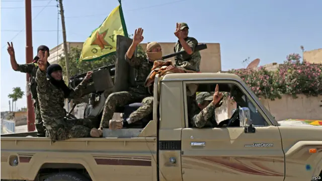 رقہ کے شمال میں تقریباً 50 کلومیٹر کے فاصلے پر واقع یہ قصبہ سٹریٹیجک اہمیت کا حامل ہے