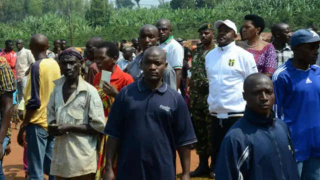 Prezida Nkurunziza n'umugore we bagiye gutora