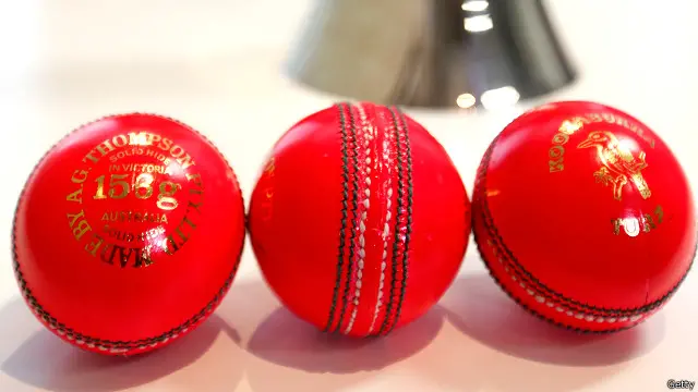 مصنوعی روشنیوں میں کھیلے جانے ٹیسٹ میچ میں گلابی گیند کا استعمال کیا جائے گا