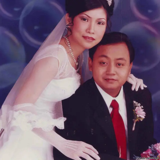 Saat pernikahan Ahmad Nurcholish dan Ang Mei Yong -yang digelar secara Islam dan Konghucu- pada 8 Juni 2003 diliput oleh media massa, masyarakat kemudian menyikapinya secara berbeda.