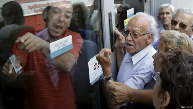 Давка у банка