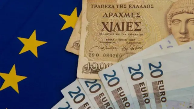 欧元（下）与老希腊德克马（上）钞票（29/6/2015）