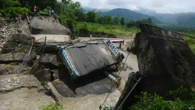 दार्जिलिंग में भूस्खलन से मची तबाही.
