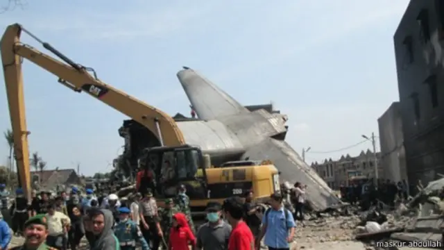 Rencananya, potongan puing pesawat itu akan diangkut menggunakan truk menuju ke Lanud Soewondo, Medan, sebelum diteliti lebih lanjut. 