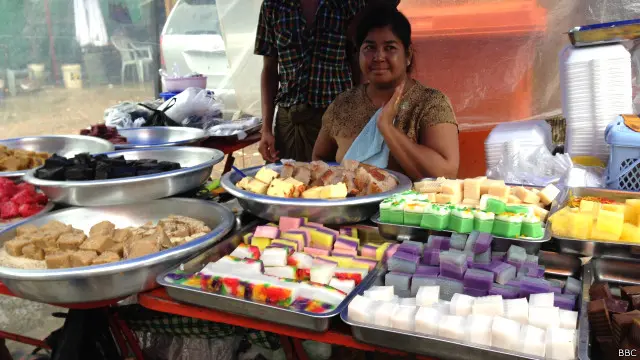 Walaupun Islam adalah agama minoritas di Myanmar, suasana Ramadan sangat terasa di wilayah Mingalar Taung Nyunt Township, di Kota Yangon.