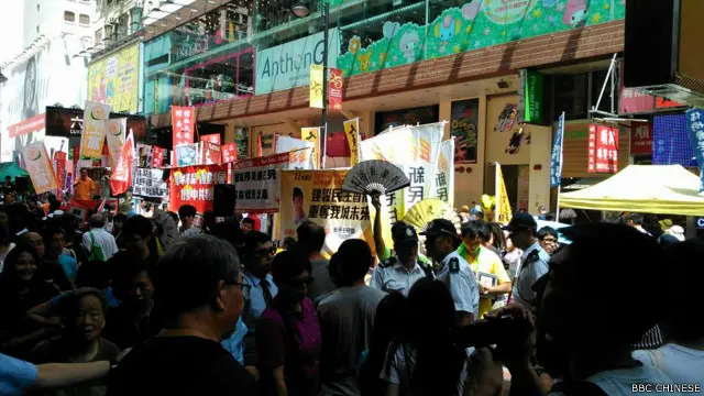 組織者「民間人權陣線」指，今年預計的參加人數大約有10萬人，而去年的遊行人數據組織者稱超過50萬（BBC中文網記者蔡曉穎攝）。