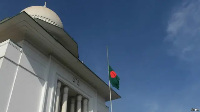 ছয়মাসের মধ্যে সাত সদস্যের কমিশন গঠনের নির্দেশ দিয়েছে বাংলাদেশের হাইকোর্ট