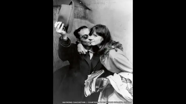 Jean-Luc Godard, Anna Karina, Paris. copyright Raymond Cauchetier, courtesy James Hyman Gallery, London