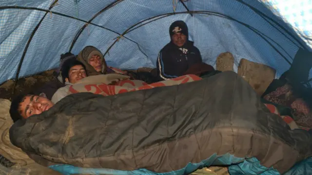 यार्सागुम्बा टिप्ने मौसममा हिमाली भेगका शिक्षक र विद्यार्थीसमेत त्यहाँ जाने भएकाले धेरैजसो विद्यालयहरु बन्द रहने गर्छन्। 