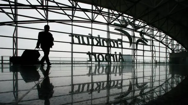 Sân bay Frankfurt là một trong những cổng hàng không tấp nập nhất thế giới (Hình: Getty Images)