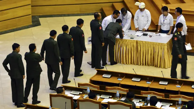 Undang-undang menjamin militer akan mengisi 25% dari kursi di parlemen Myanmar