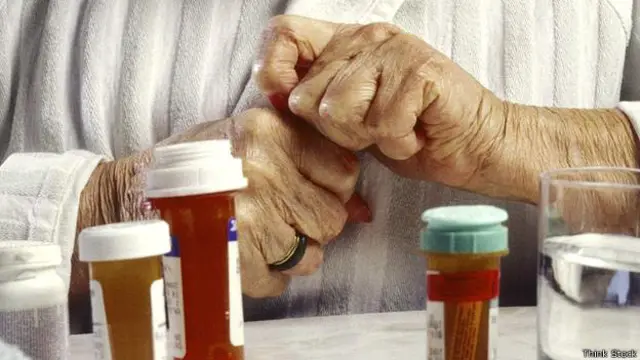 उम्रदराज महिला की तस्वीर 