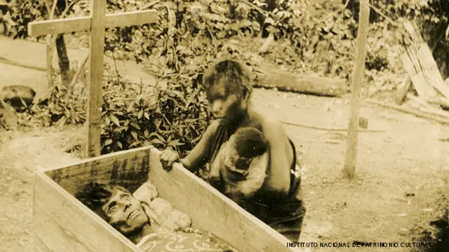 Entierro del Nanguitiey, indígena Shuar”.