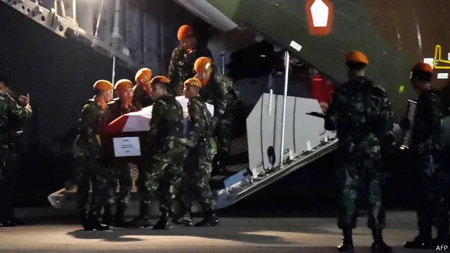 Sementara, proses pemulangan jenazah korban jatuhnya pesawat militer Hercules terus dilakukan, diantaranya ke Jakarta, Malang atau Bandung.