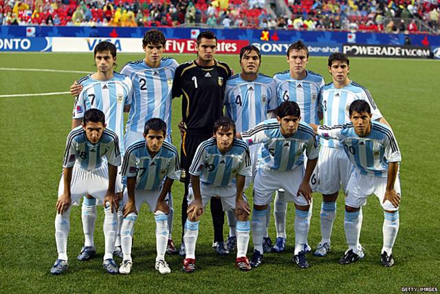 Argentina salió al campo con cuatro figuras que siguen triunfando con la selección mayor: Di María, Romero,  Banega y Agüero.