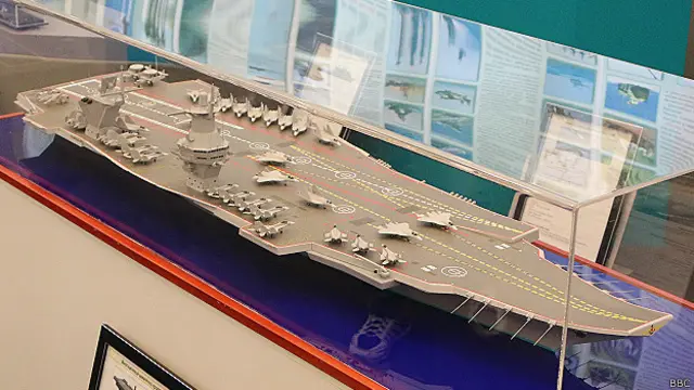 Макет атомного авианосца