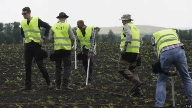 Следователи на месте крушения
