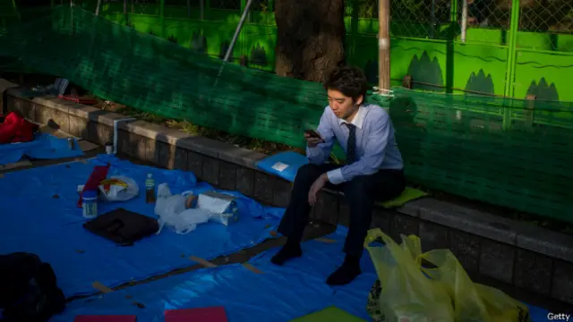 ماہرین کے خیال میں خودکشی کی بڑھتی ہوئی شرح کا براہ راست تعلق ’غیرمستحکم ملازمتوں‘ سے ہے