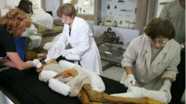 Режиссер Алена Жаровская талаштуу Ак-Кадын мумиясына байланыштуу тасма тарткан