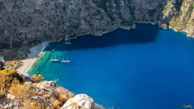 白色沙滩和宁静海湾(Paul Biris/Getty)