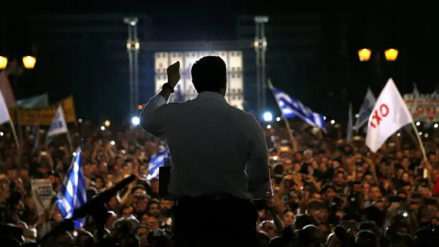 Cảnh sát và giới quan sát cho biết đám đông tham gia ủng hộ bỏ phiếu 'Không' lớn hơn 